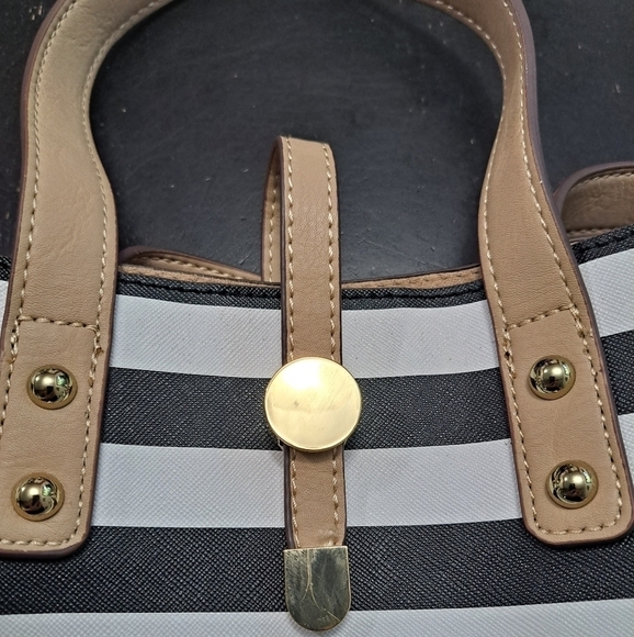 NWOT Two Crossbody Striped Bags - Picture 10 of 10